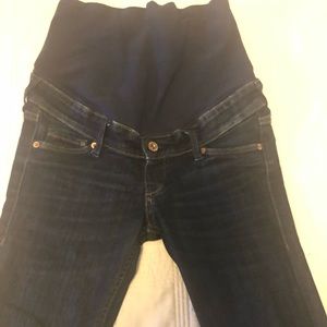 Mama maternity jeans. Over the belly.